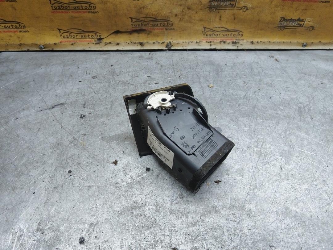 Дефлектор обдува салона E6QJ4N Peugeot 607 купить с доставкой