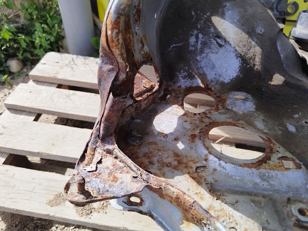 Передняя панель крепления облицовки (телевизор) E40TB2 Peugeot 406 купить с доставкой. Огромный выбор запчастей и марок авто. У нас есть практически все.