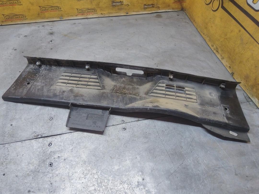 Накладка замка багажника ZOKS8P Peugeot 307 - Фото 3