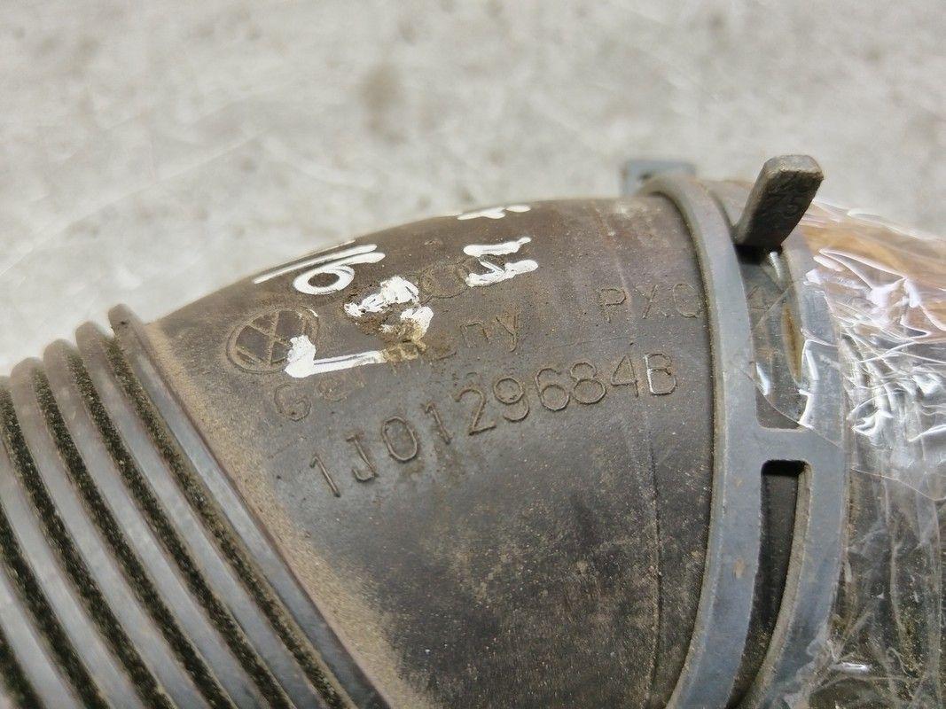 Патрубок воздушного фильтра 9YK8LY Volkswagen Golf купить на авторазборке