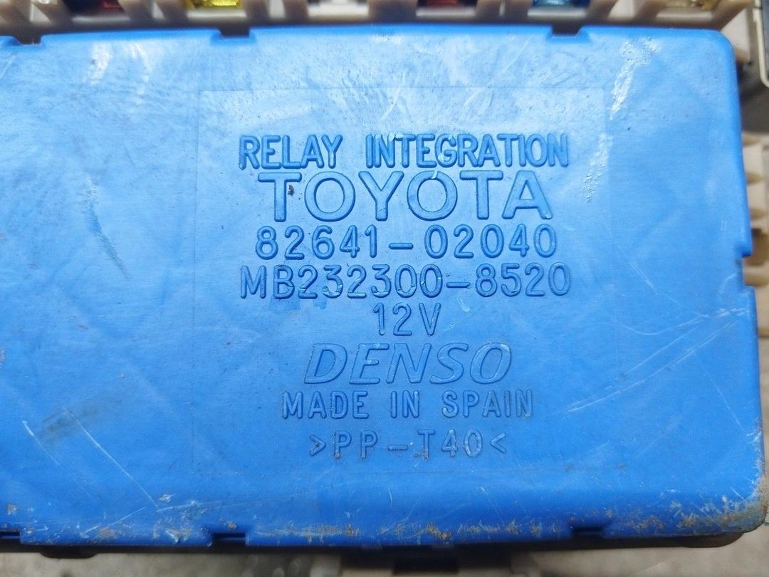 Блок предохранителей JUU16E Toyota Corolla купить на авторазборке