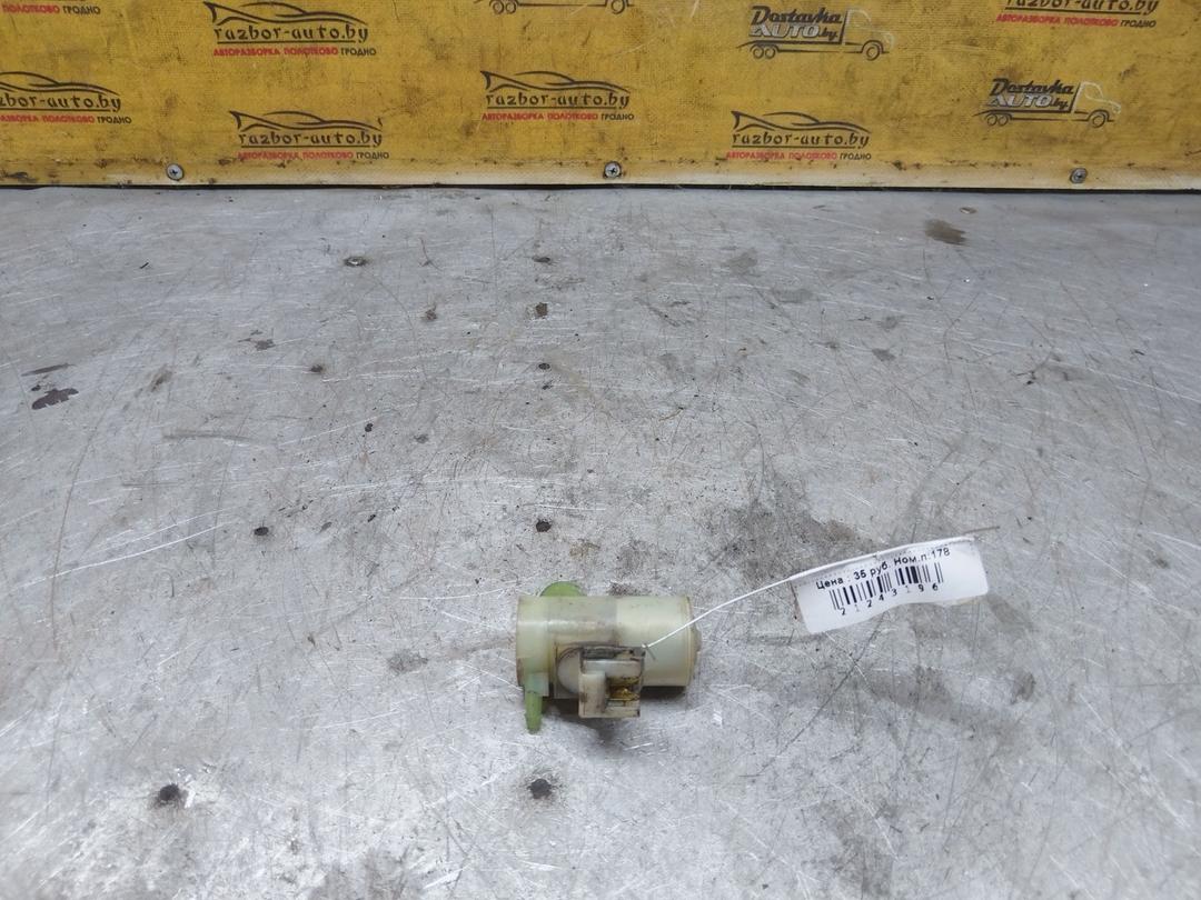 Насос (моторчик) омывателя стекла U0QXXJ Subaru Forester