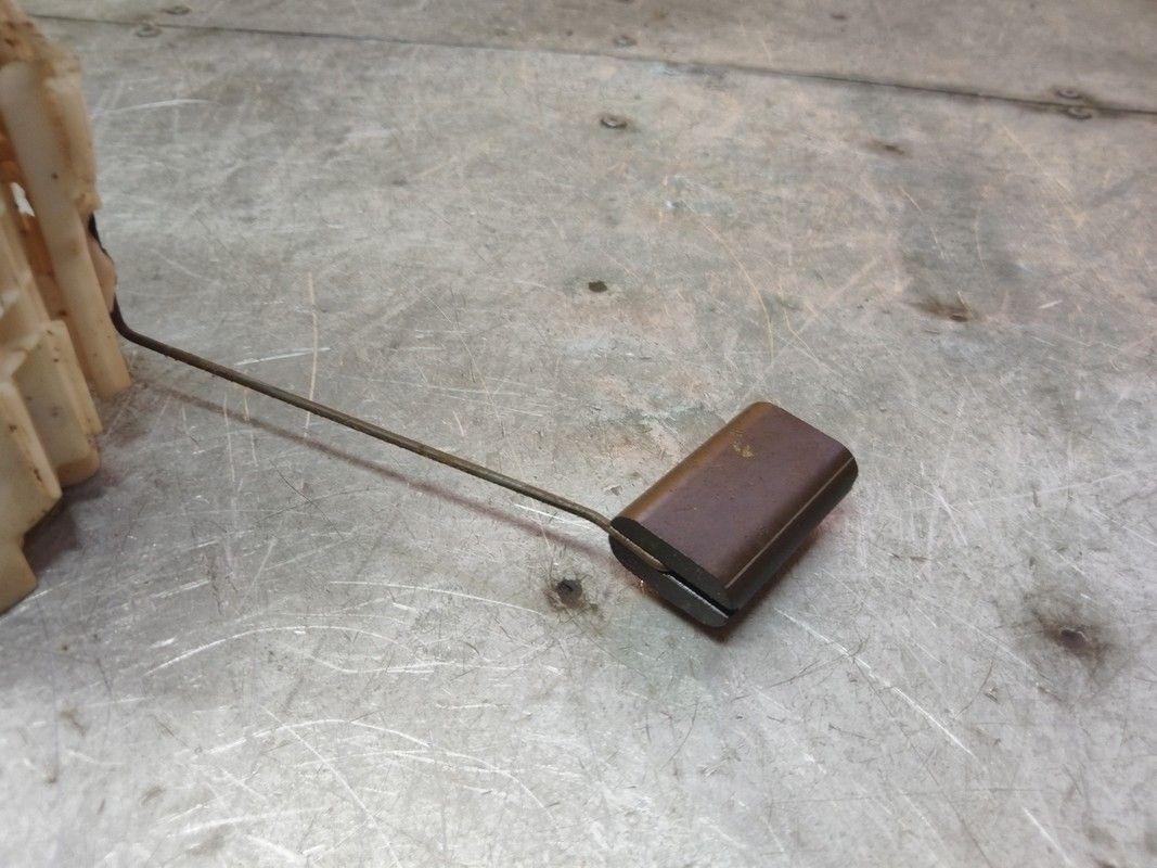 Колба в бак AJBEI9 Renault Scenic купить с доставкой