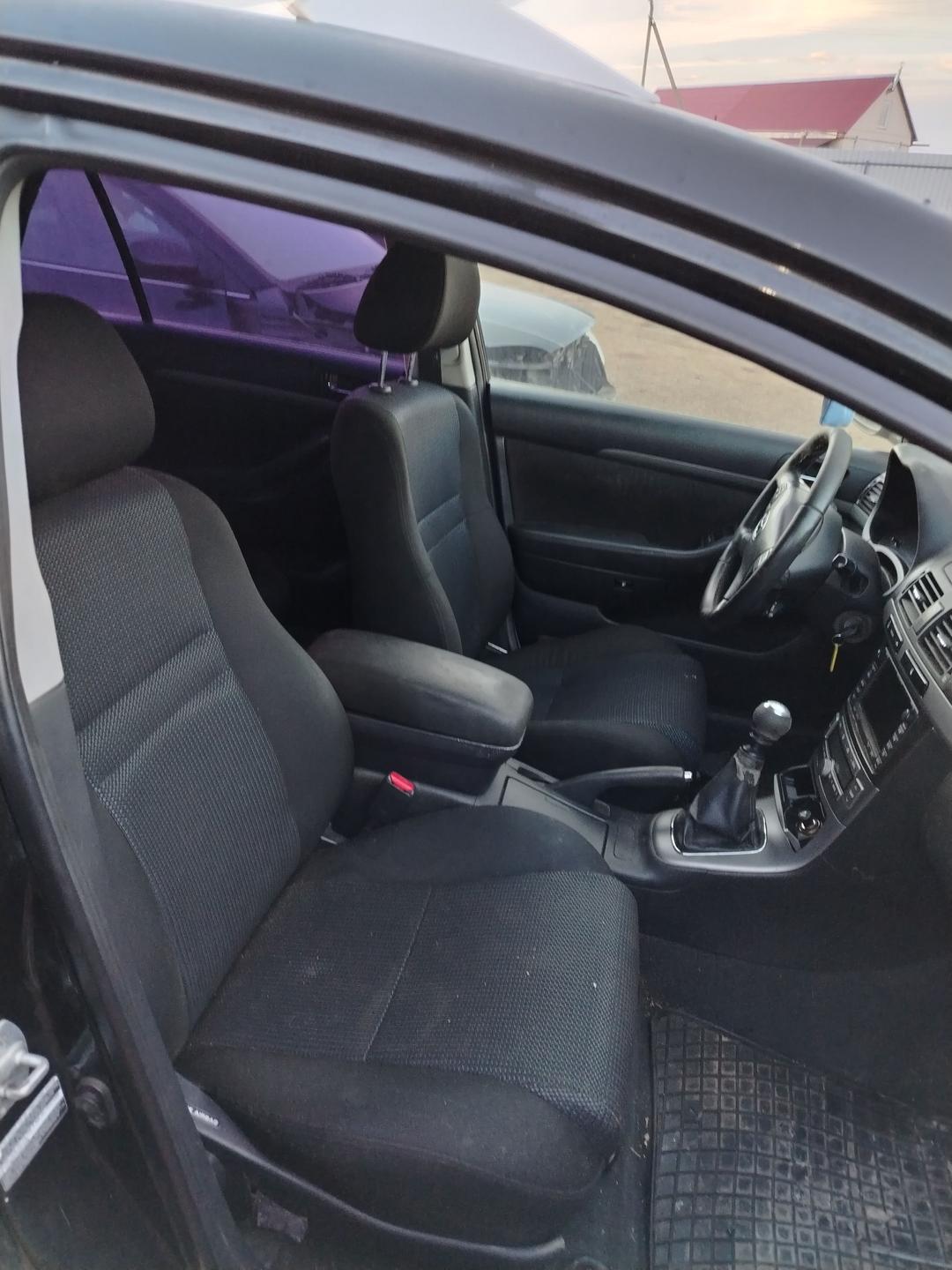 Ремень безопасности передний правый 1QISYQ Toyota Avensis