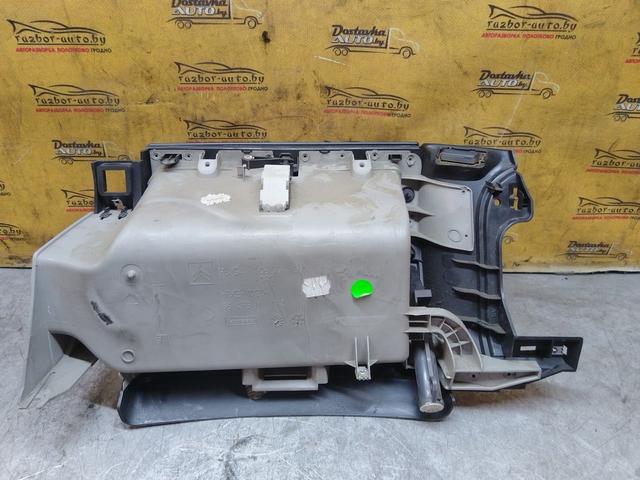 Бардачок 6U2WW0 Citroen C4 Grand Picasso купить на авторазборке