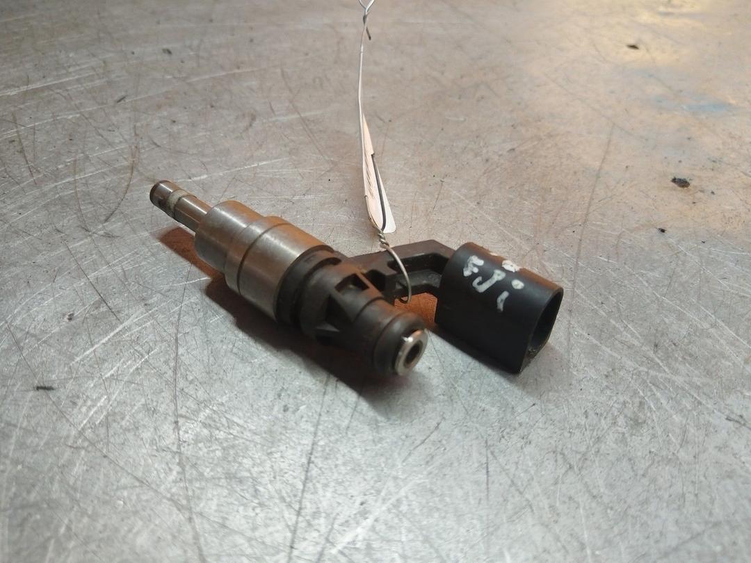 Форсунка 68SUV7 Volkswagen Golf купить