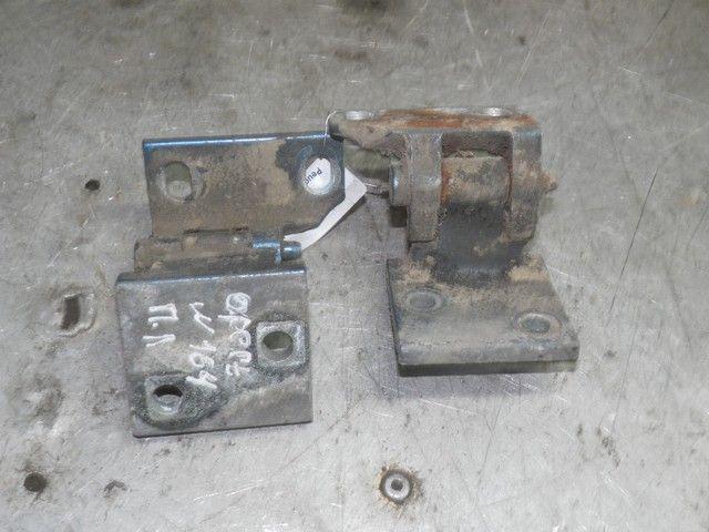 Петля двери передней левой 6165H5 Peugeot Expert