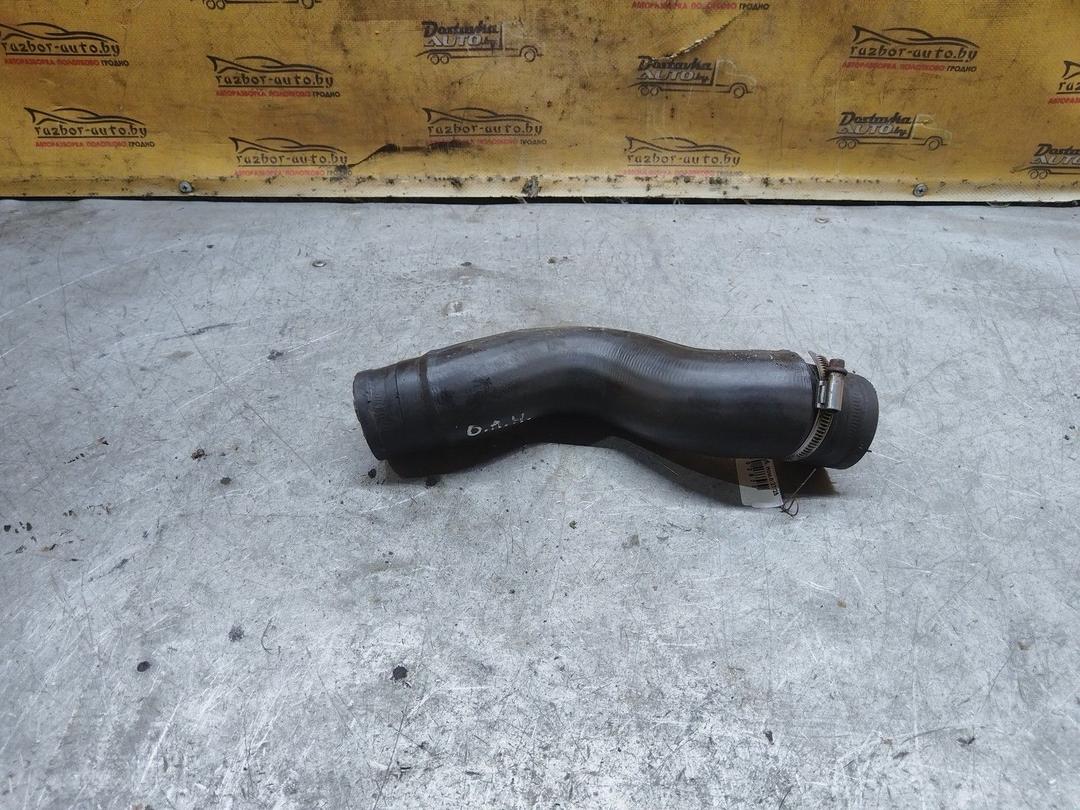 Патрубок интеркулера QM388Q Opel Astra купить в магазине запчастей бу