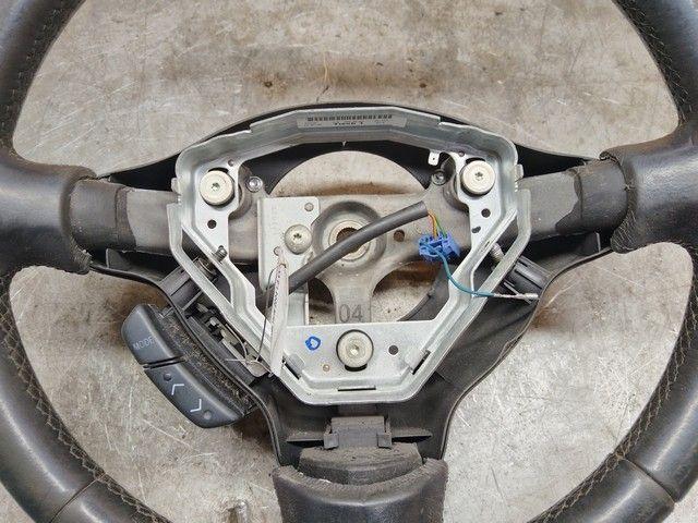 Руль ZHR9KM Toyota Yaris купить на авторазборке