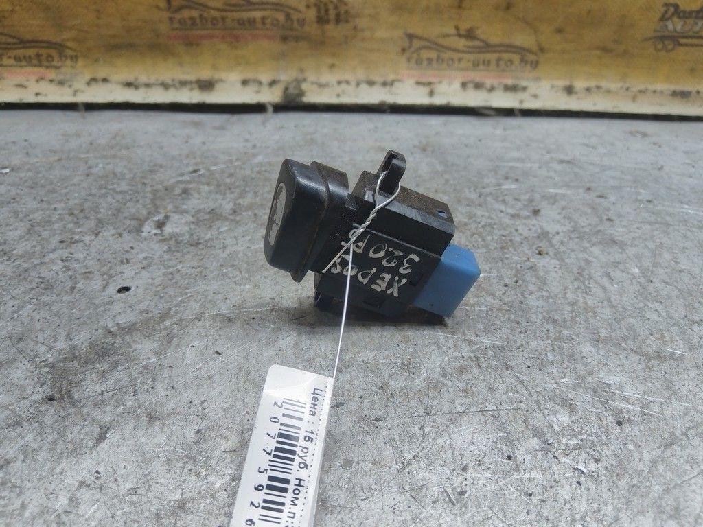 Кнопка аварийной сигнализации WC7923 Mazda Xedos 6 - Фото 2