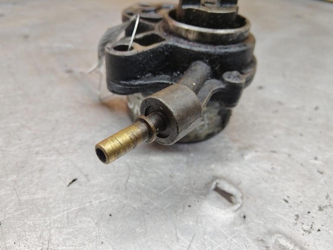 Насос вакуумный D8ZWRY Citroen C5 купить с доставкой