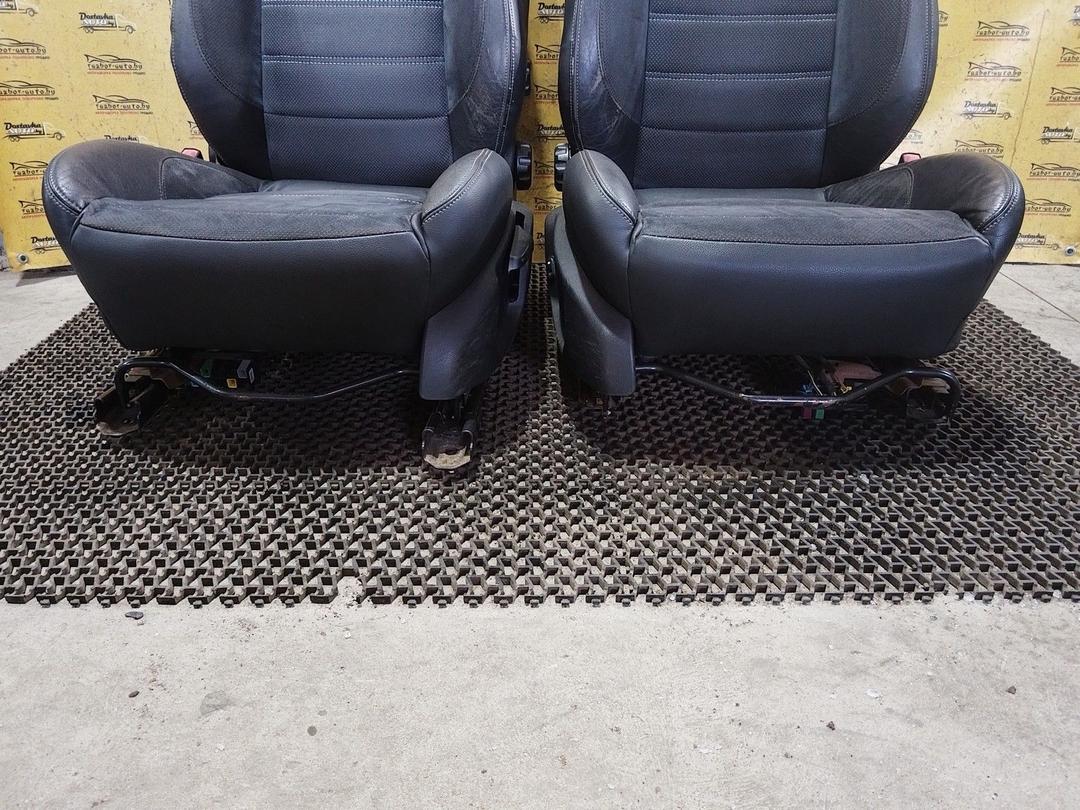 Салон (комплект сидений) JLX0D5 Ford Mondeo undefined