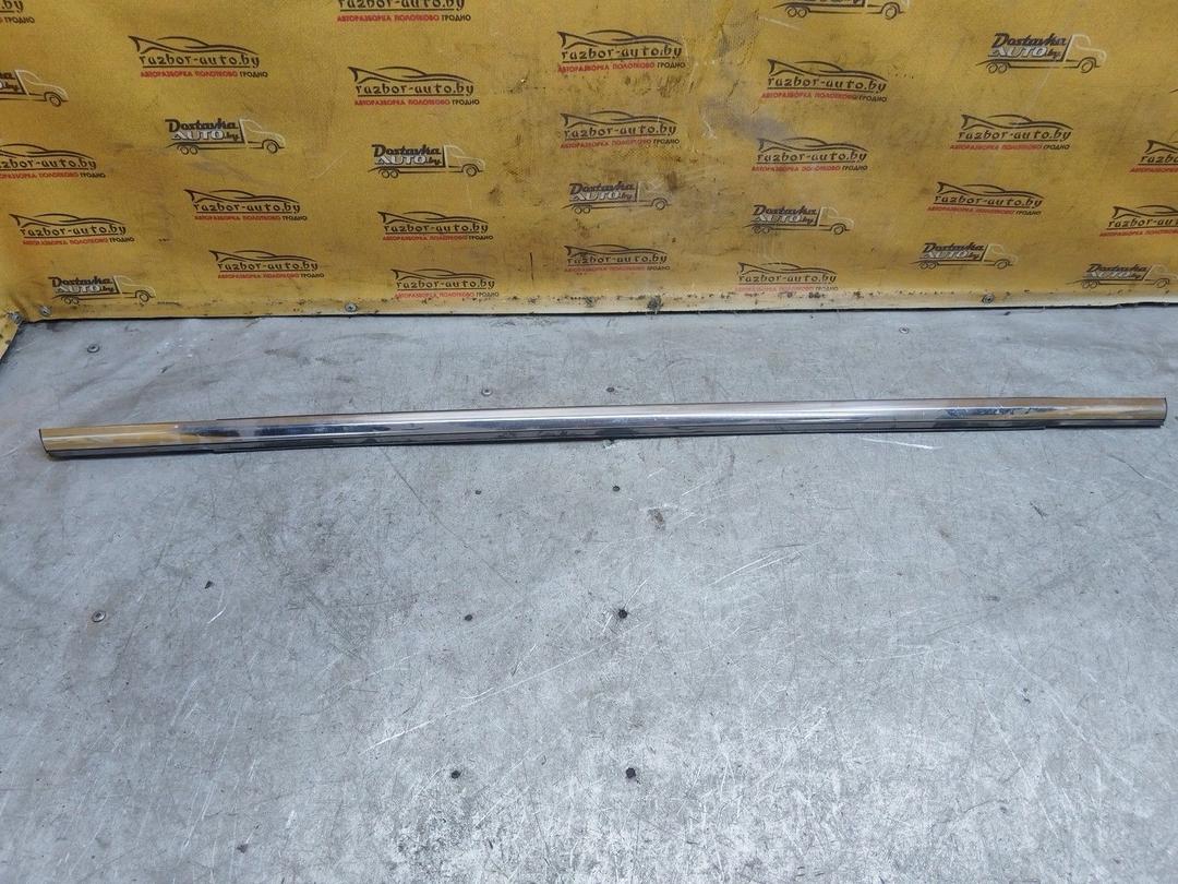 Молдинг стекла двери передней левой наружный F4XCS0 Ford Fusion