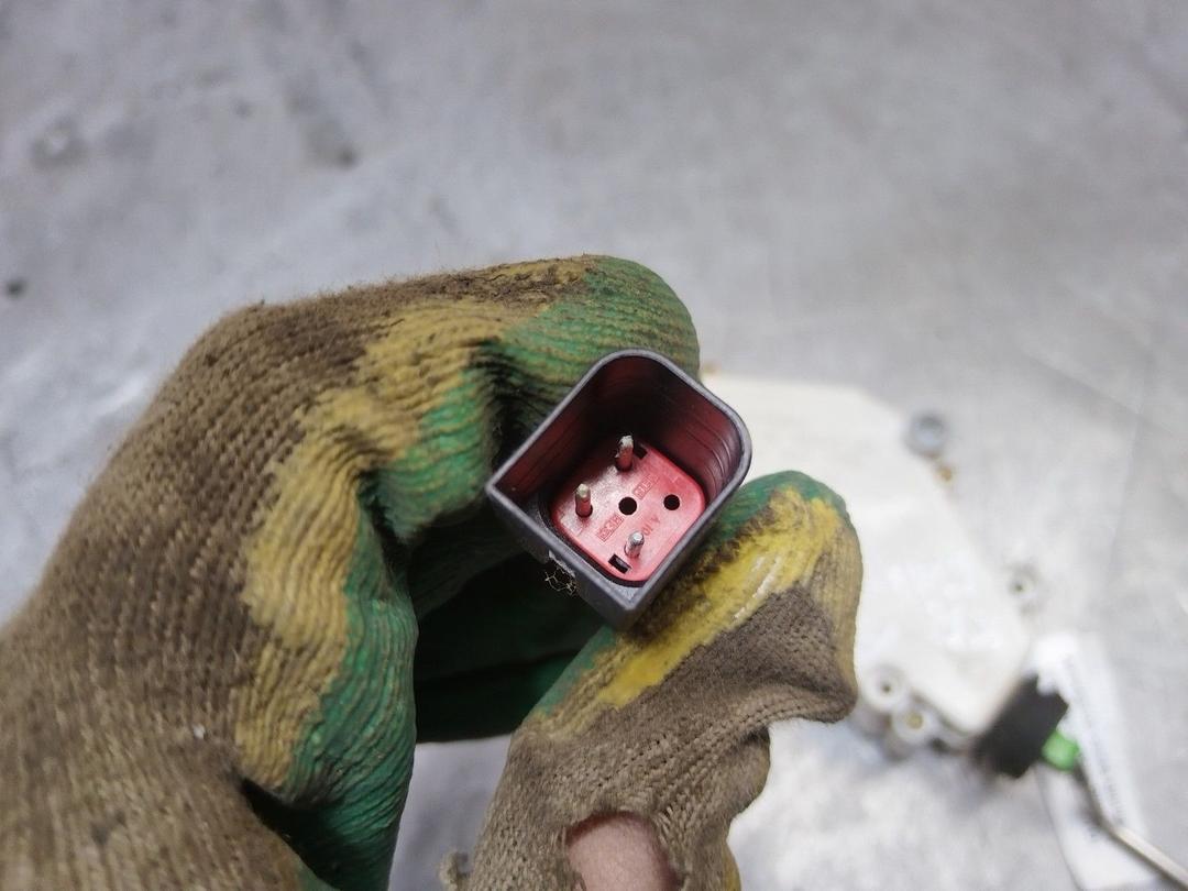 Активатор замка крышки топливного бака RI0HMN Ford Galaxy купить в магазине запчастей бу