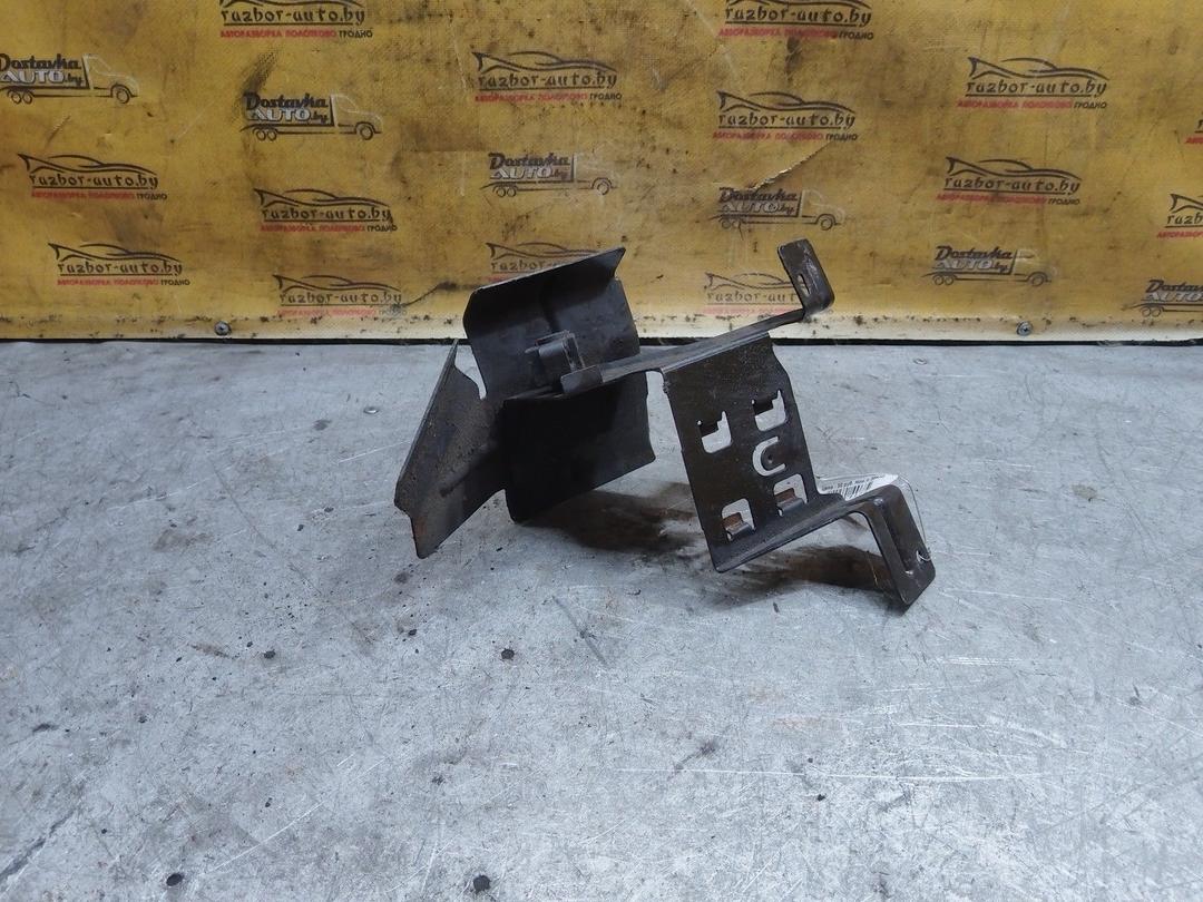 Кронштейн топливного фильтра E3LLZG Renault Laguna - Фото 3