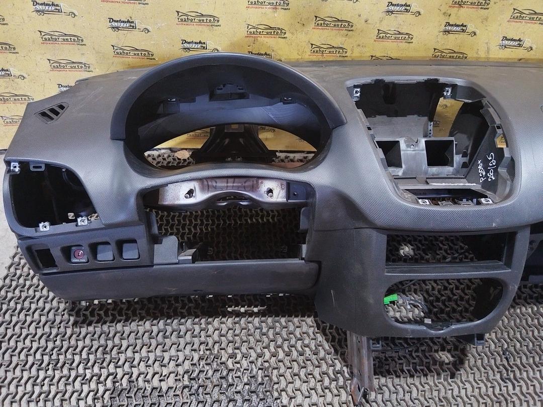 Панель передняя салона (торпедо) P8T86X Peugeot 206 купить в магазине запчастей бу