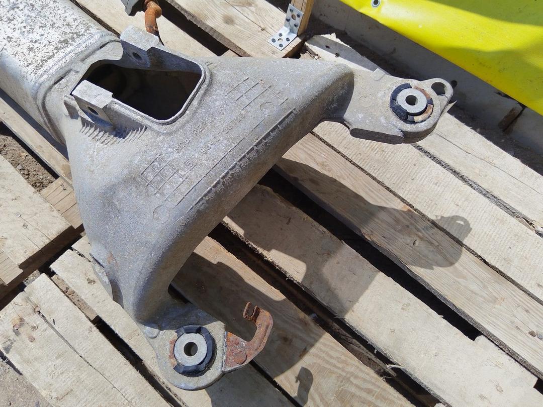 Балка подвески задняя Y4ZYF5 Peugeot 407 undefined