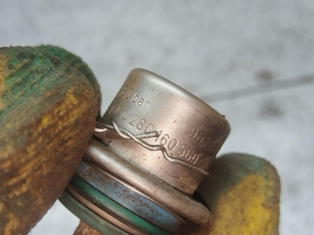 Регулятор давления топлива 82ZKZ7 Peugeot 306 - Фото 4