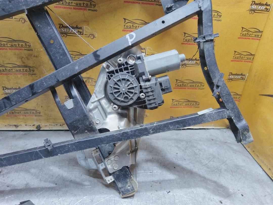 Стеклоподъемник электрический задний левый YLT7KB Audi A4 undefined