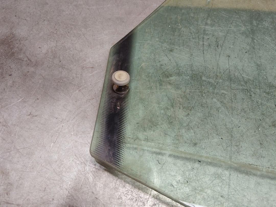 Стекло двери задней левой 3GUXIM Audi 80 - Фото 4