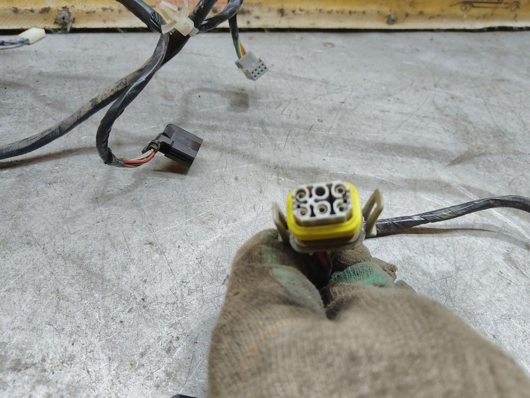 Проводка двери передней левой 51LQ52 Opel Zafira купить на авторазборке