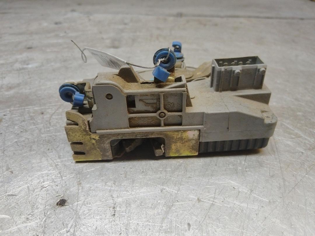 Замок двери передней правой 1BOY70 Citroen Xantia купить с доставкой