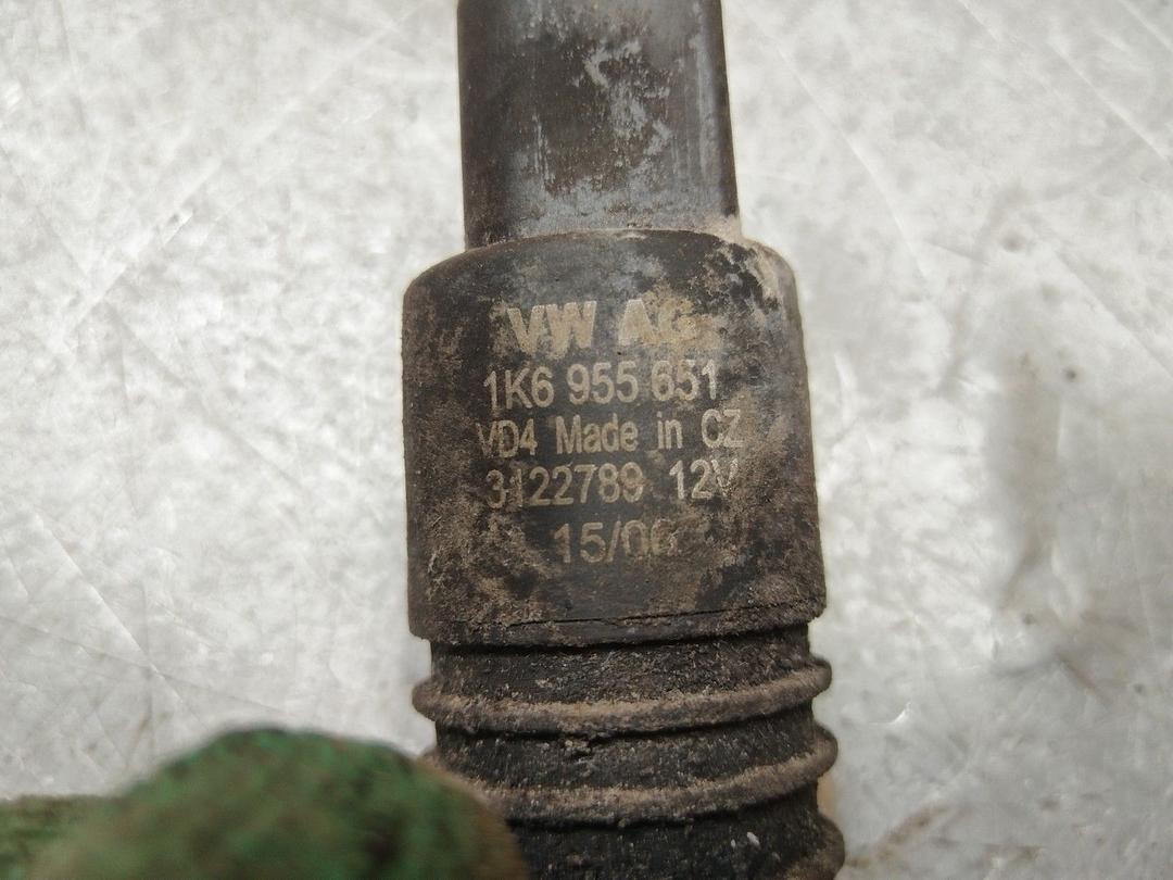 Насос (моторчик) омывателя стекла 87V8V6 Volkswagen Passat - Фото 5