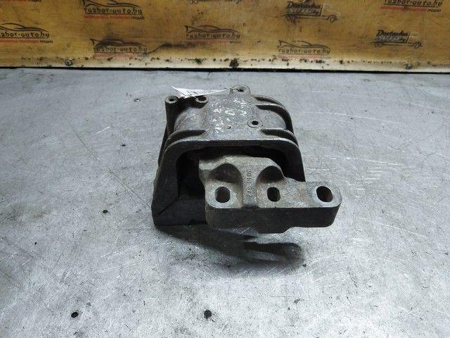 Подушка крепления двигателя 55YBB3 Volkswagen Passat
