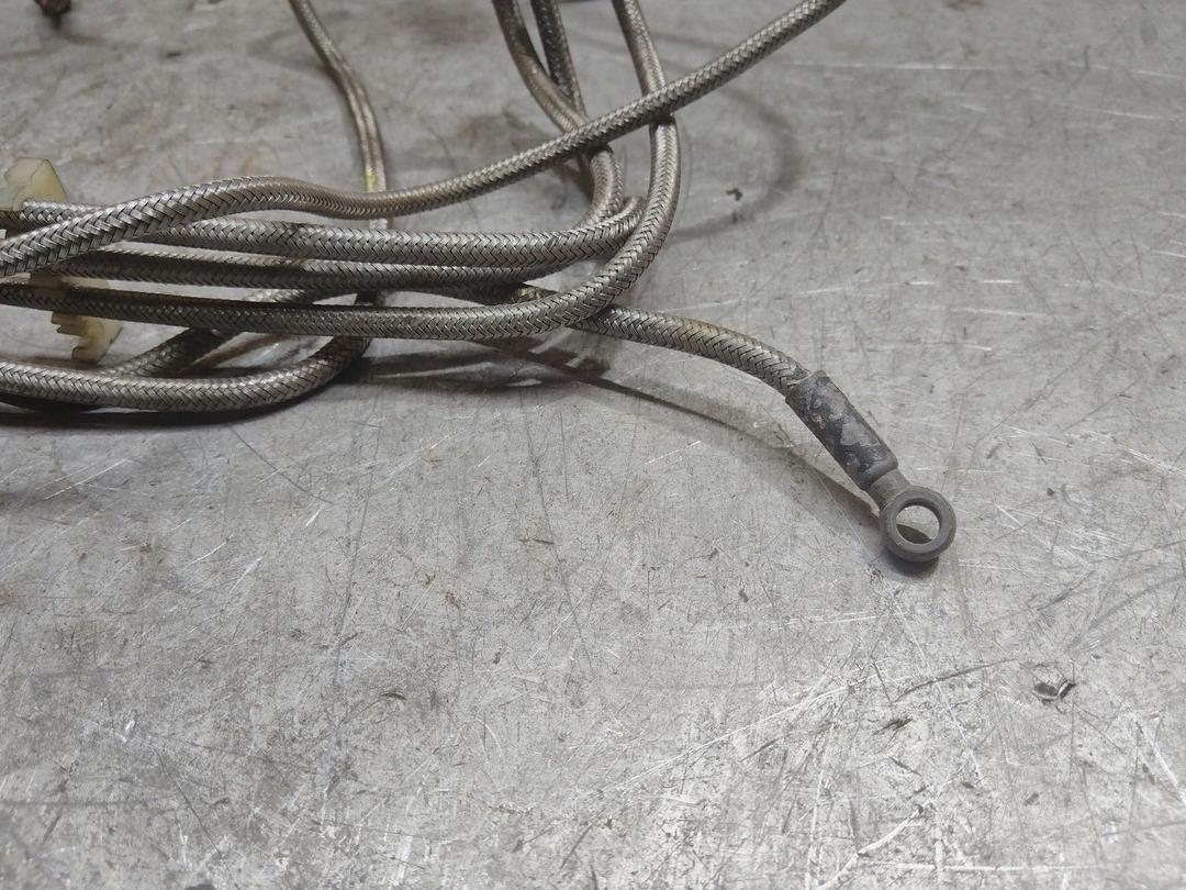 Трубка топливная 18CZ52 Audi 100 купить на авторазборке