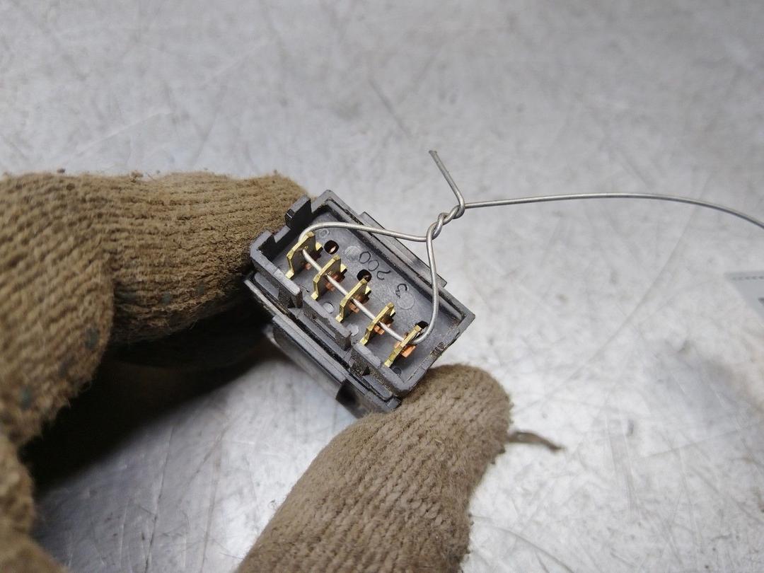 Кнопка стеклоподъемника 9FU61I Peugeot Partner - Фото 3