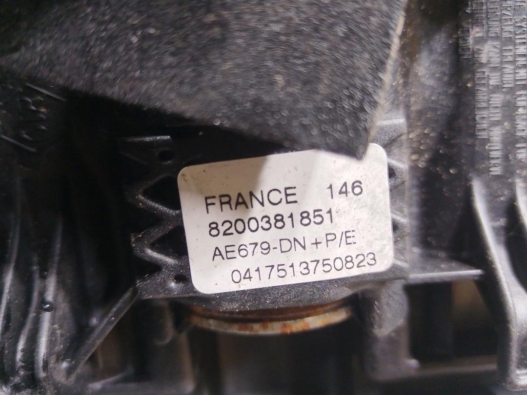 Подушка безопасности водителя UP5UX8 Renault Scenic купить на авторазборке