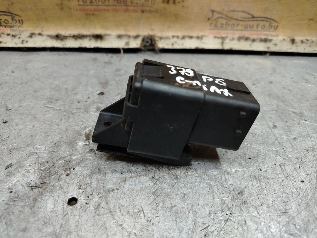 Реле накала свечей LK8F95 Ford C-Max - Фото 2