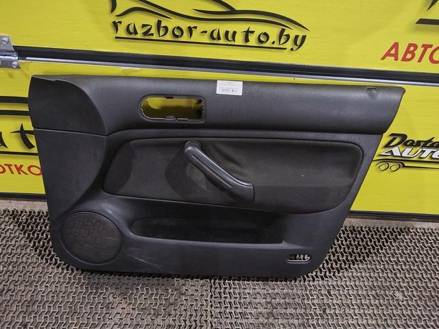 Обшивка двери передней правой (дверная карта) 422AY6 Volkswagen Golf