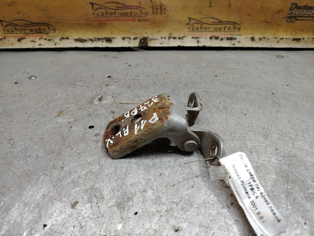Петля двери передней левой R6FF06 Nissan Primera - Фото 1