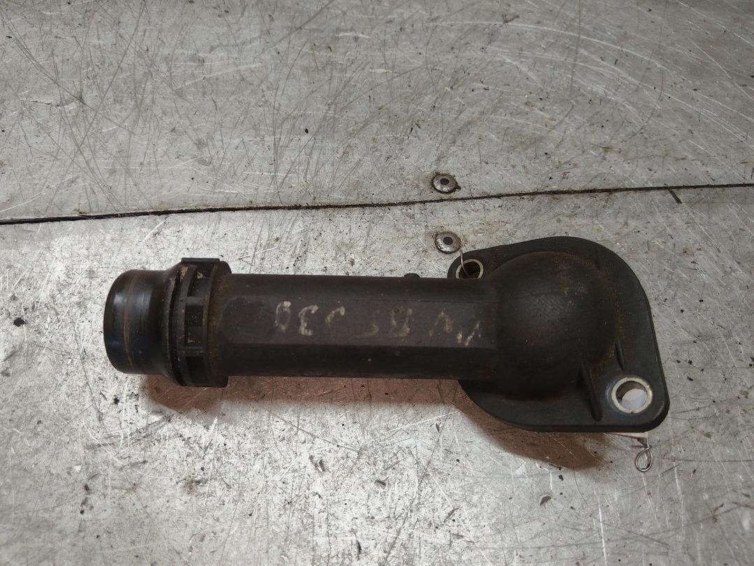 Корпус термостата 9X807O Volkswagen Passat - Фото 3