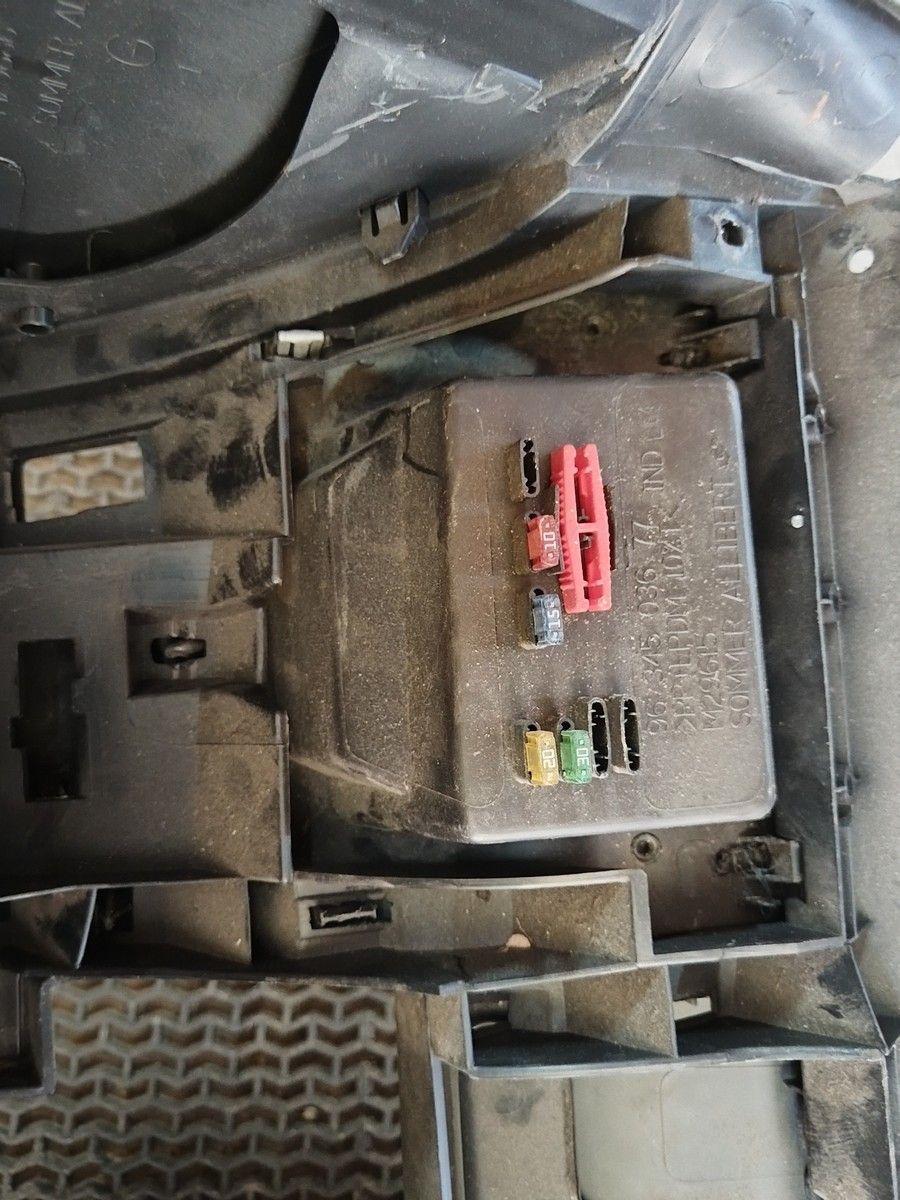 Панель передняя салона (торпедо) TFX3H4 Peugeot 307 undefined