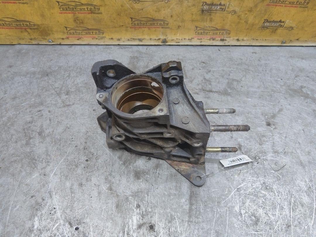 Корпус помпы 11ZB86 Peugeot 306