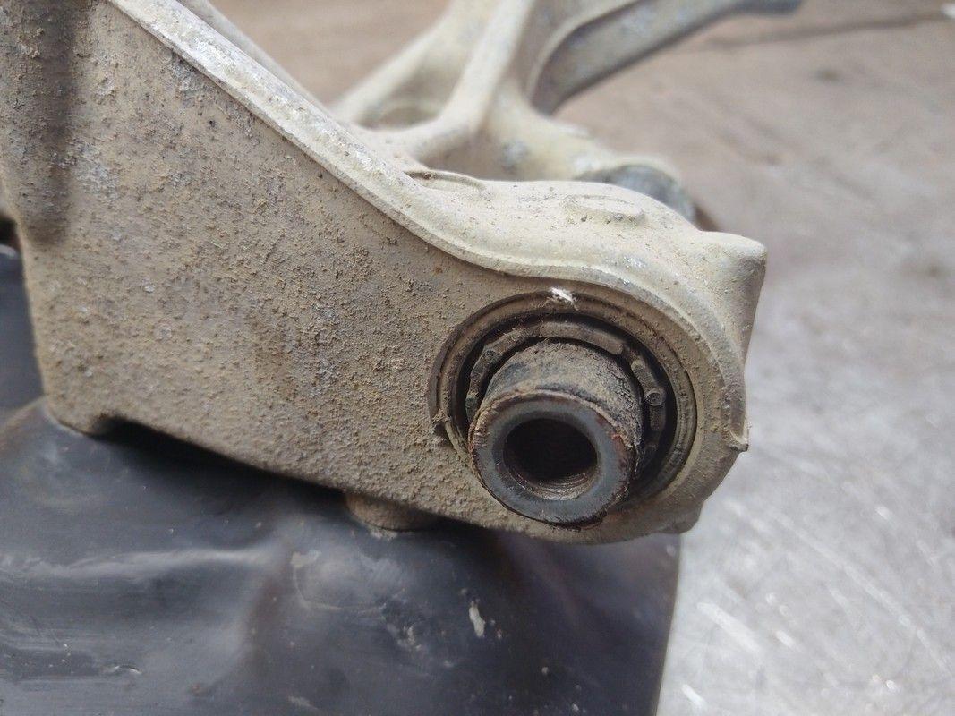 Кулак задний левый BG6LS0 Volkswagen Passat купить с доставкой