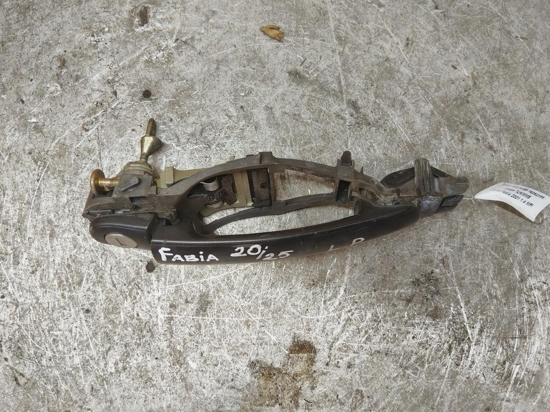 Ручка наружная передняя левая 7UKMM5 Skoda Fabia купить