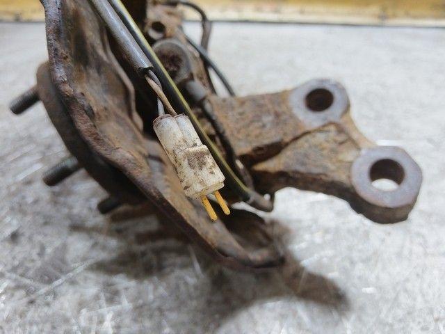 Кулак поворотный правый AWZCOF Toyota Avensis купить на авторазборке