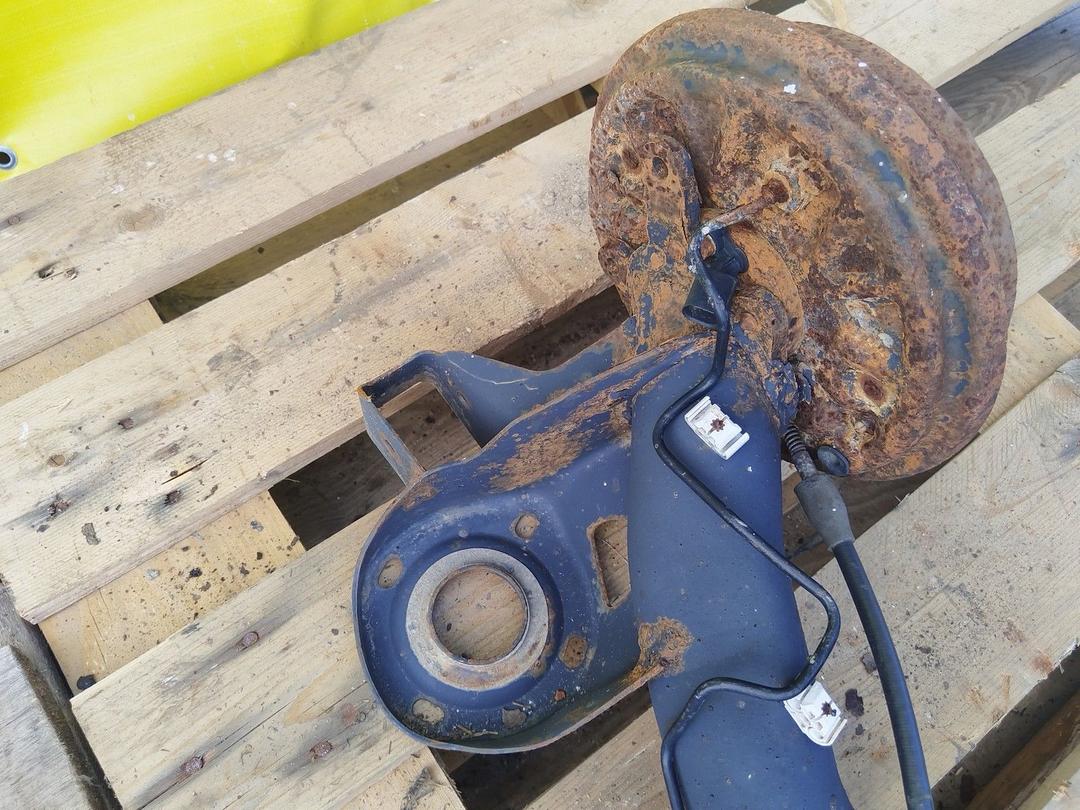 Балка подвески задняя Z6SUM7 Skoda Fabia undefined