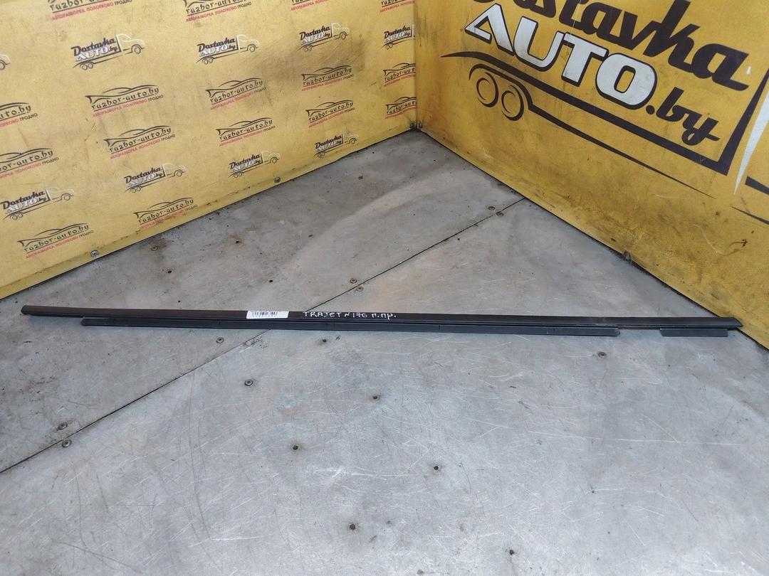 Молдинг стекла двери передней правой наружный XCTWLL Hyundai Trajet