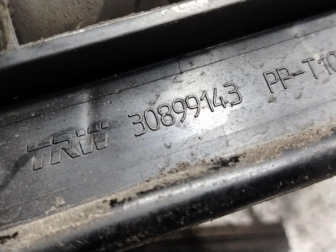 Решетка вентиляции кузова 46LLEE Mitsubishi Carisma - Фото 3