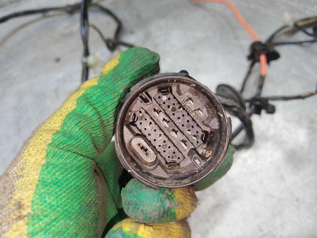 Проводка двери передней правой RY8TDD Opel Zafira купить