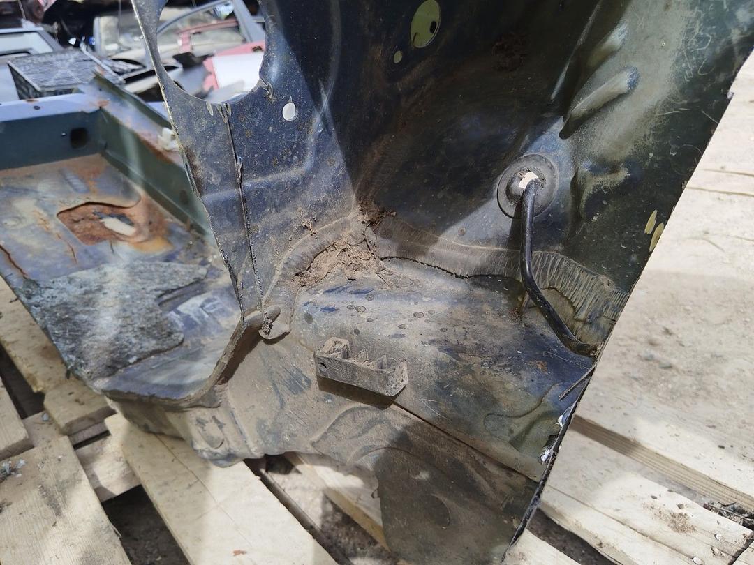 Стойка кузовная передняя левая I2R9TB Toyota Avensis undefined