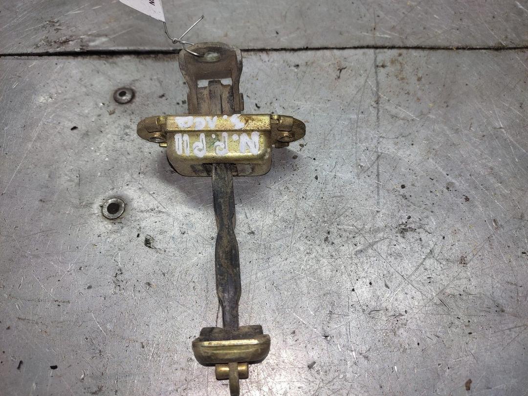 Ограничитель открывания двери задней 3G6SLI Nissan Primera купить