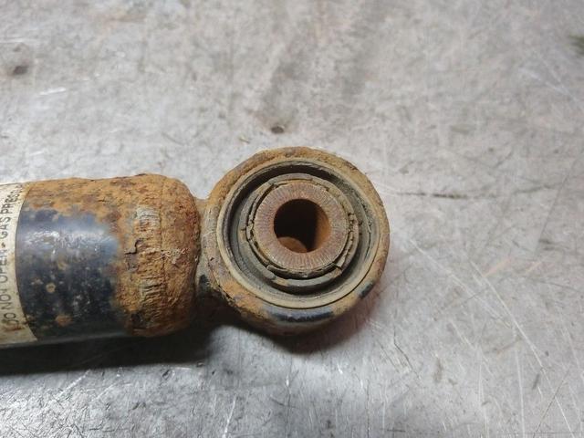 Амортизатор задний правый Z402IP Volkswagen Passat купить с доставкой