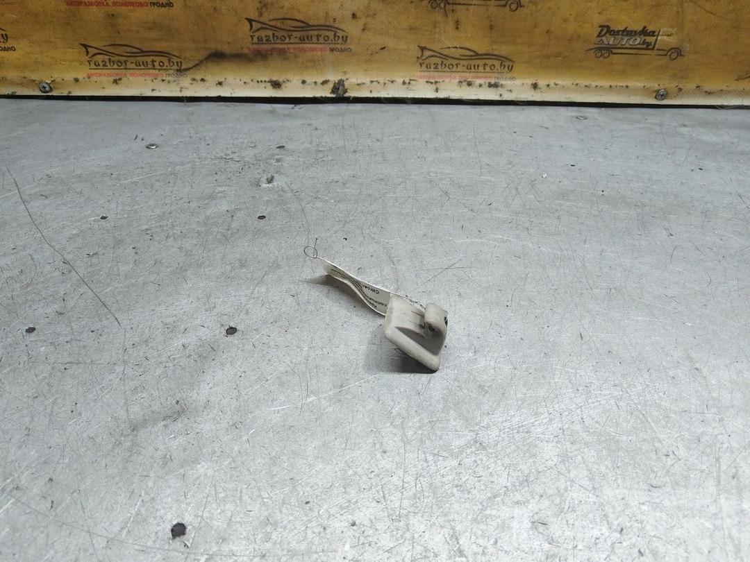 Крепление (крючок) солнцезащитного козырька Z80M10 Citroen C3