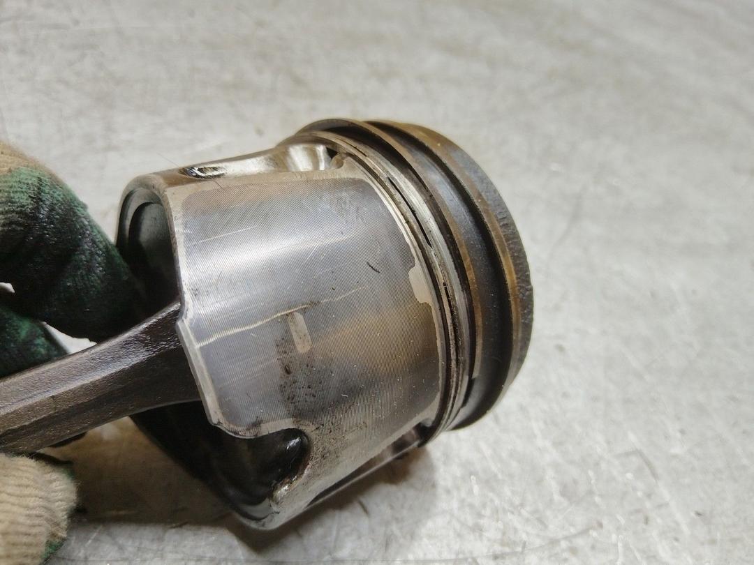 Поршень 7J773Z Ford C-Max купить в магазине запчастей бу