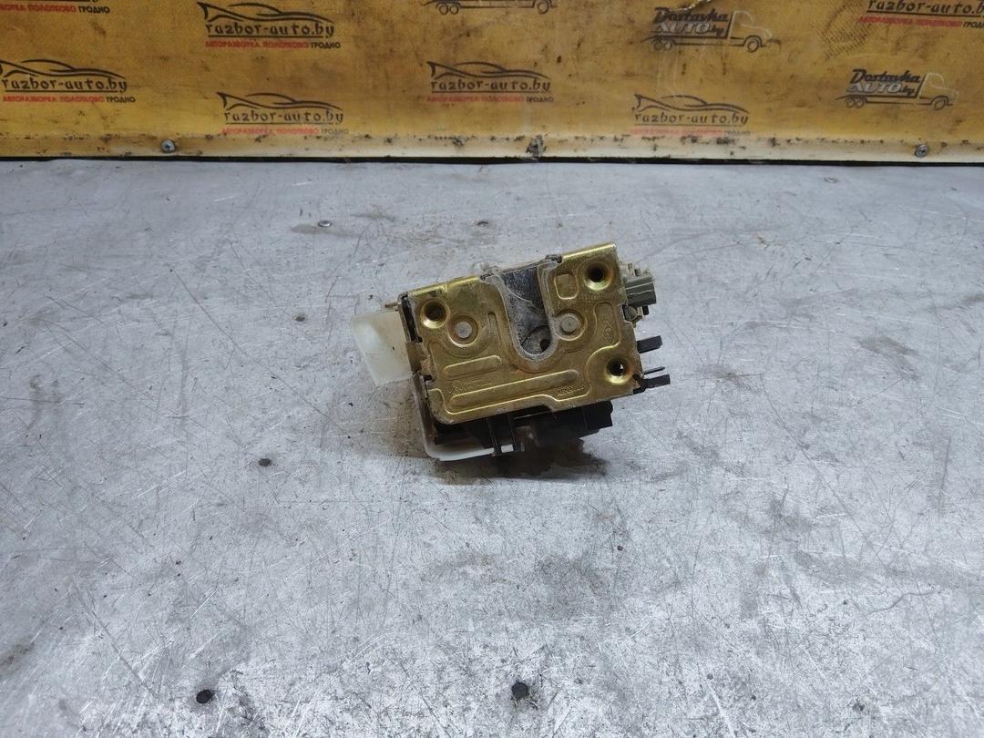 Замок двери передней левой 0B1T70 Renault Scenic